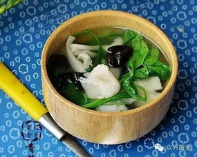 梦见自己喝蘑菇汤，梦见喝醪糟鸡蛋汤