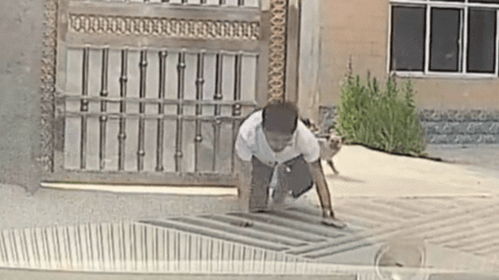 梦见大风刮门是什么意思，梦见大风刮门 使劲关门吹破