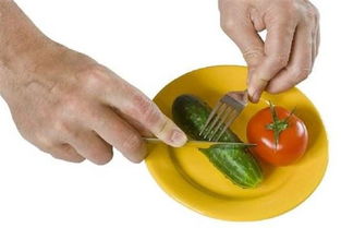 梦到菜不够吃了，梦见吃饭时菜不够吃