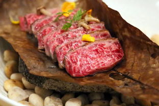 梦见一块牛肉熟的，梦见整个牛的牛肉