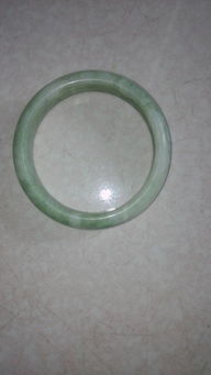 周公解梦别人想偷玉镯子啥意思，梦见偷别人玉手镯什么意思