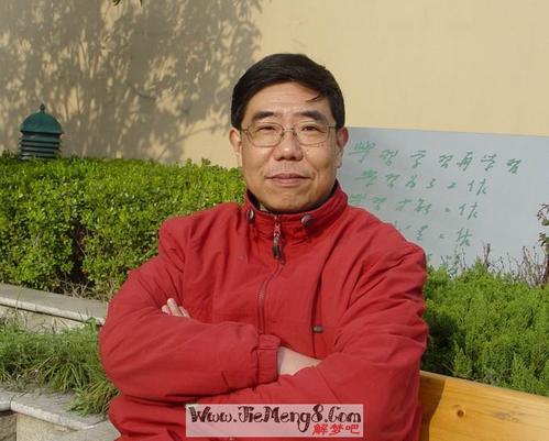 梦见掉坑里爬出来，梦见掉坑里又出来了