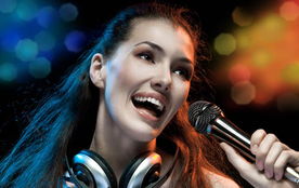 梦见唱歌唱戏，梦见唱戏的演员是什么意思