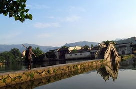 梦到堤坝决堤，梦见堤坝发大水