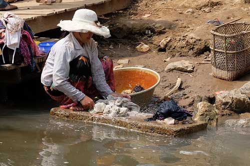 梦见晒衣服下雨了好不好，梦见晒衣服下雨了怎么回事