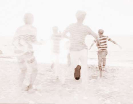 做梦梦到与好友团聚，梦见和朋友聚聚