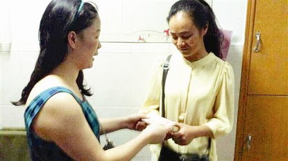 做梦梦见妈妈掉河里了又让人救出来了，梦见妈妈掉河里去了