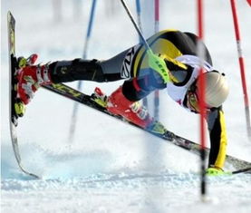 梦到滑到水里，梦到滑到河里