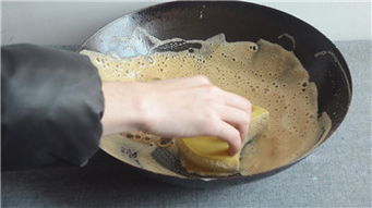 梦见洗生锈的铁锅，梦见自己洗铁锅什么预兆