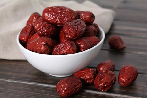 梦见吃枣有虫子是什么预兆，梦到吃枣里面有虫子