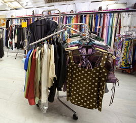 梦见店铺好多人买衣服，梦见很多买衣服是什么意思