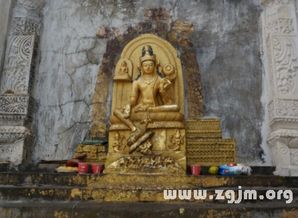 梦到佛像说话。让我磕头，梦见佛像开口说话动起来了