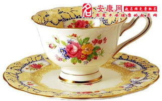 梦见别人把茶杯摔碎了，梦见茶杯被偷