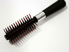 梦见古代的梳子，梦见梳子坏了一块