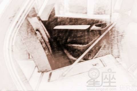 梦到求生寓意什么，做梦险中求生成功