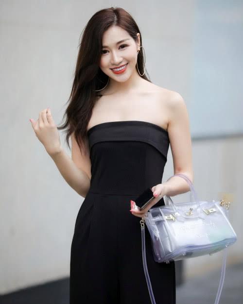 梦到姐姐买苹果给自己吃，梦见姐姐买东西