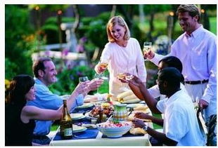 梦见和家人吃饭好不好，做梦梦见和家人吃饭是什么意思