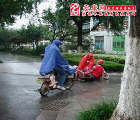 梦见下雨天坐车出门，梦见雨中坐车