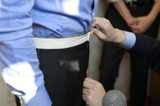 梦见找裁缝做衣服穿，梦见裁缝做衣服好不好