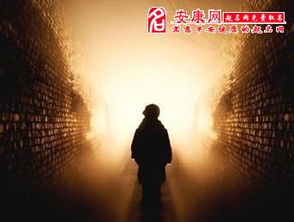 梦到和朋友一起走夜路好不好，梦见和朋友一起走路路难走