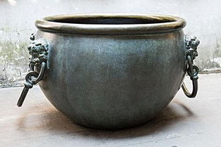 梦见家里水缸有水，梦见自家的水缸装满了水