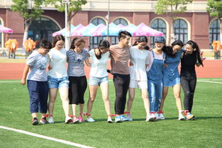 梦见学校好多人在表演，梦见学校好多人排队是什么意思