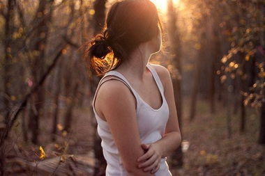 梦到老公披麻戴孝和好多人的人是什么意思，梦见老公戴孝布