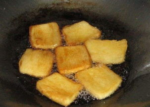 梦到炸馒头片啥意思，梦见炸馒头片煎炸黑了