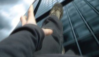 周围的人都梦到自己，身边的人总是梦见自己