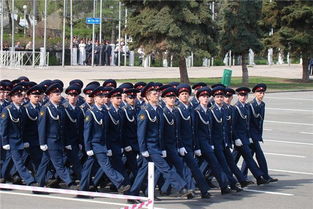 梦见上政治课,找不到书，梦见上政治课没带课本被老师发现惩罚