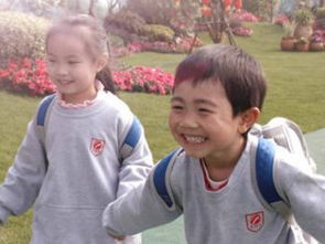 梦见有人拉我脚,我想喊喊不出，梦见有人拉我脚,怎么也甩不掉,我拿木棍打他