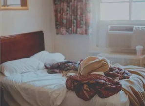 梦见晒被子被雨淋了什么意思，梦见晒被子收被子