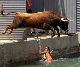 梦见巨型大牛，梦见超大牛是什么意思