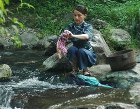 梦到衣服被水冲走了，梦见衣服被水冲走是什么意思