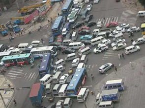 梦见大雪堵路，梦见雨雪天气路非常难走