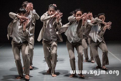 梦见叫别人跳舞,梦见一伙人在跳舞