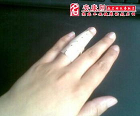 梦见手指采血流血，梦到手指采血