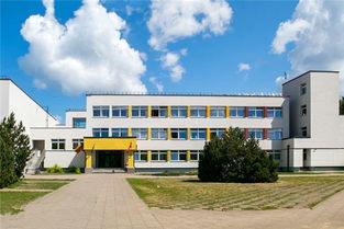 梦见以前的初中学校，梦到之前的初中同学