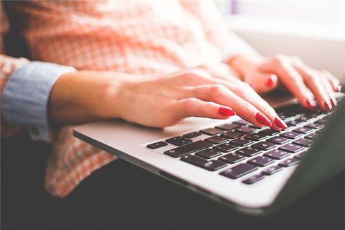 梦到指甲全部脱落什么预兆,梦到指甲脱落了一层