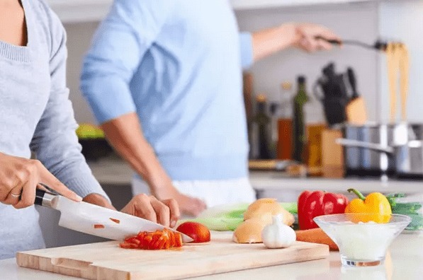 周公解梦做饭烧火，周公解梦做饭东西放在外面