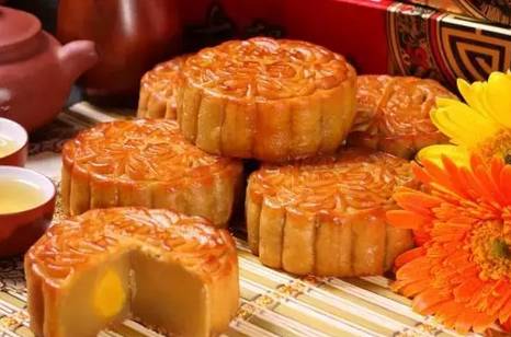 梦见和姐姐吃月饼，梦见和姐姐吃肉好不好