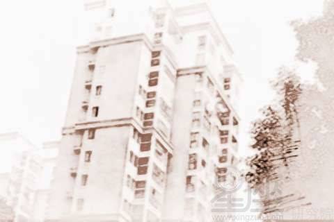 梦见楼倾斜倒塌，梦见楼倾斜要倒