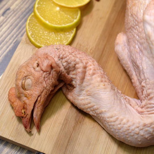 梦见鸡肉，梦见斗鸡是什么意思