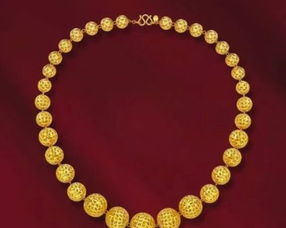 梦见有人抢我金项链断了,我给抢回来了，梦见有人抢金项链没抢到