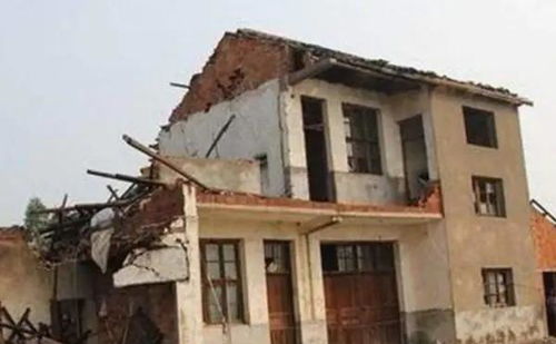 梦见房子往内倒塌，梦到外面房子塌了