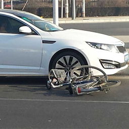 梦见下雨开车撞车，梦见下雨开车撞人了什么意思
