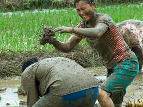 梦见身体陷入泥中，梦见陷到泥满身多是泥