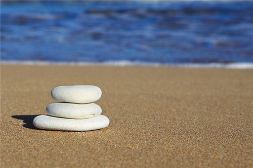 梦到搬石头,有很多人帮忙，梦到搬石头搬不动