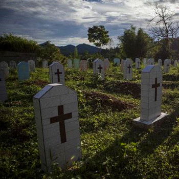 梦到别人的墓地起火是什么意思啊，梦到别人的墓地和棺材