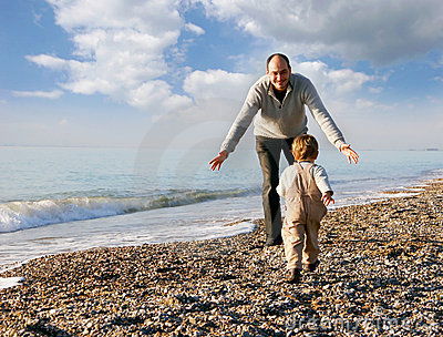 梦见和父亲翻脸什么预兆，梦见和父亲反目